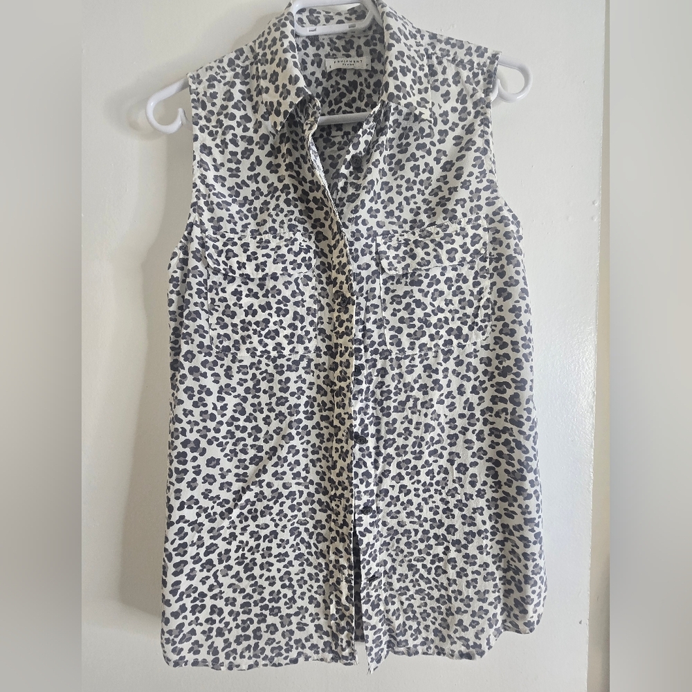 100 Silk Equipment Femme Leopard Print Sleeveless Button Down Top